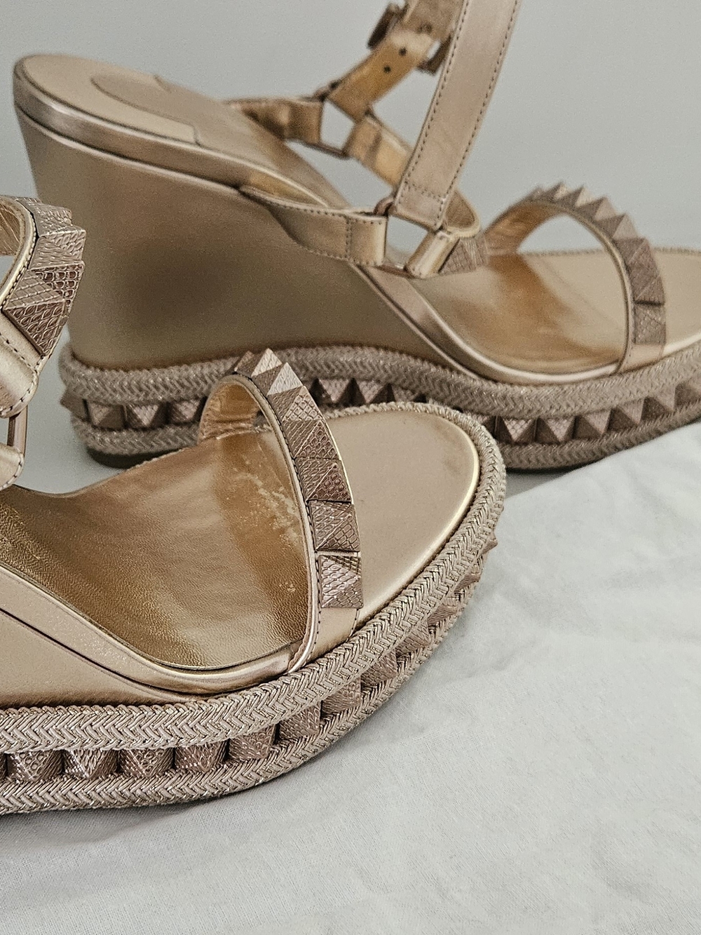 Christian Louboutin Rose Gold Studded Platform Sandals 39 - Picture 6 of 8